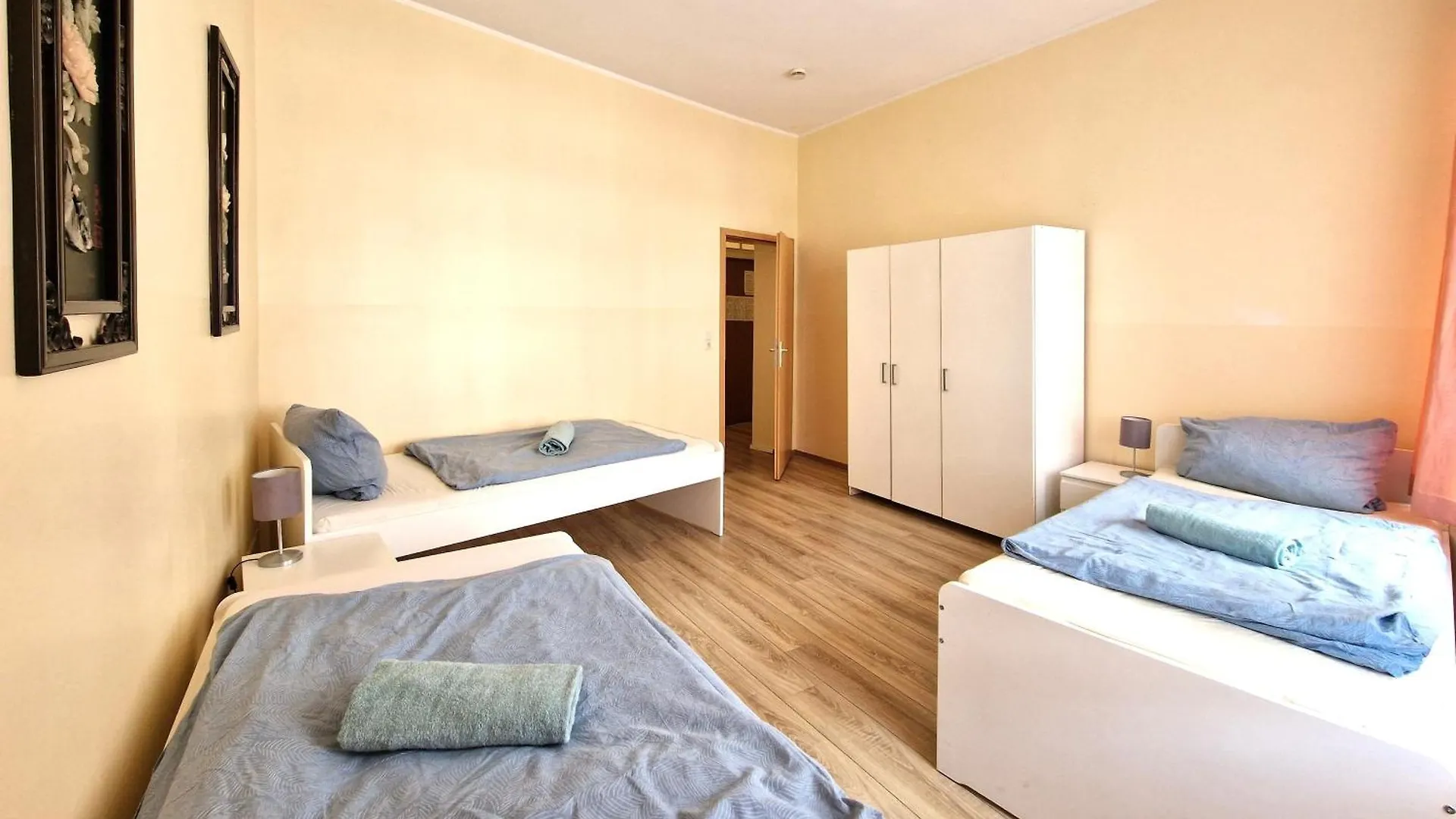 W4-8 Messe Monteurzimmer Koeln アパート